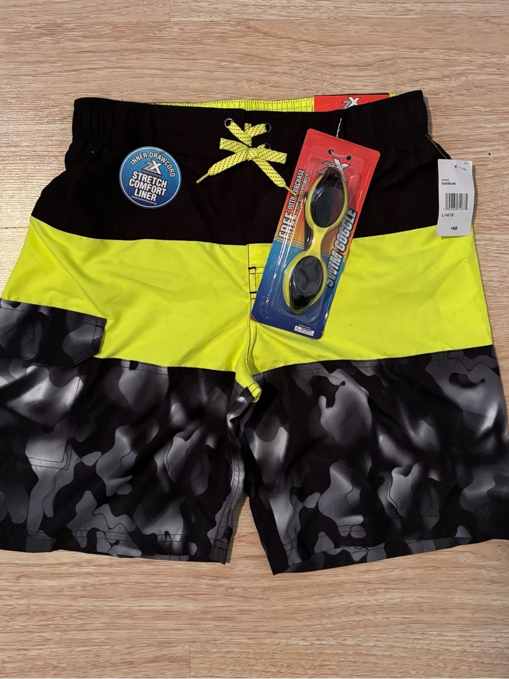 BNWT bathing suit with goggles youth large